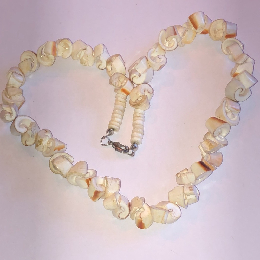Off White Puka Shell Cut Shell Beaded Boho Retro … - image 2